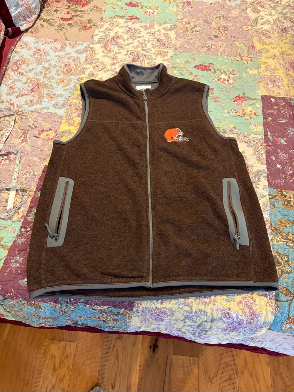 Cleveland Brown Vest with Helmet Logo in EUC